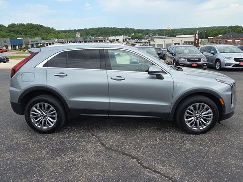 Used 2025 Cadillac XT4 Premium Luxury AWD/4WD image 9