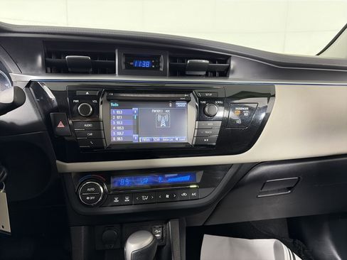 Used 2015 Toyota Corolla LE image 23