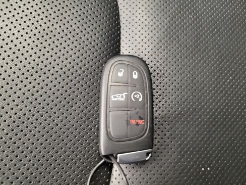 Used 2023 Jeep Cherokee Altitude Lux image 32