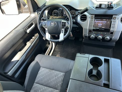 Used 2019 Toyota Tundra SR5 AWD/4WD image 12