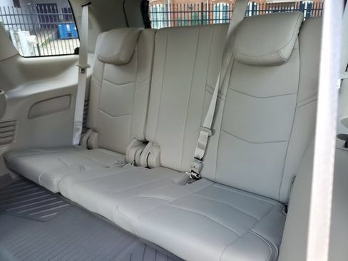 Used 2020 Cadillac Escalade Premium Luxury AWD/4WD image 12