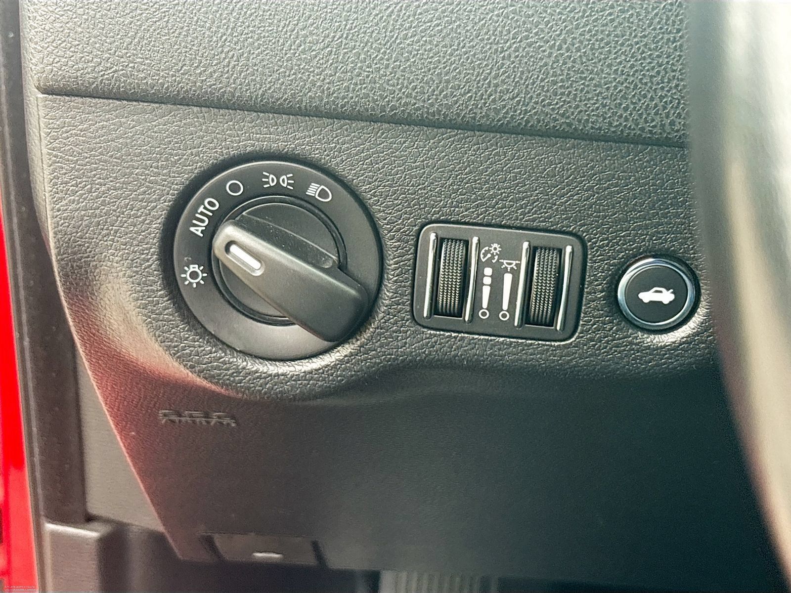 Used 2022 Dodge Charger SXT RWD image 18