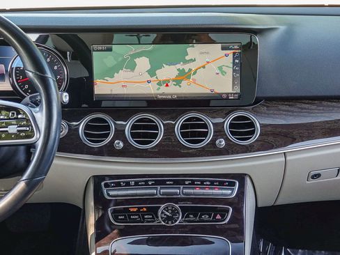 Used 2019 Mercedes-Benz E 300 image 12