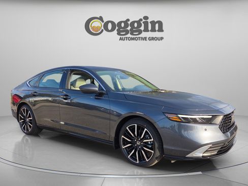 New 2026 Honda Accord Touring image 7