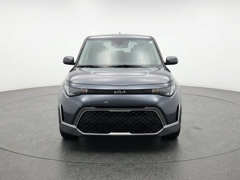 Used 2025 Kia Soul LX w/ LX Technology Package FWD image 2