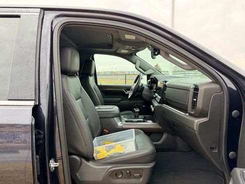 Certified 2022 GMC Sierra 1500 SLT w/ SLT Convenience Package image 11