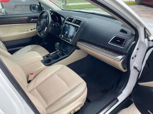 Used 2018 Subaru Outback 2.5i Limited AWD/4WD image 11