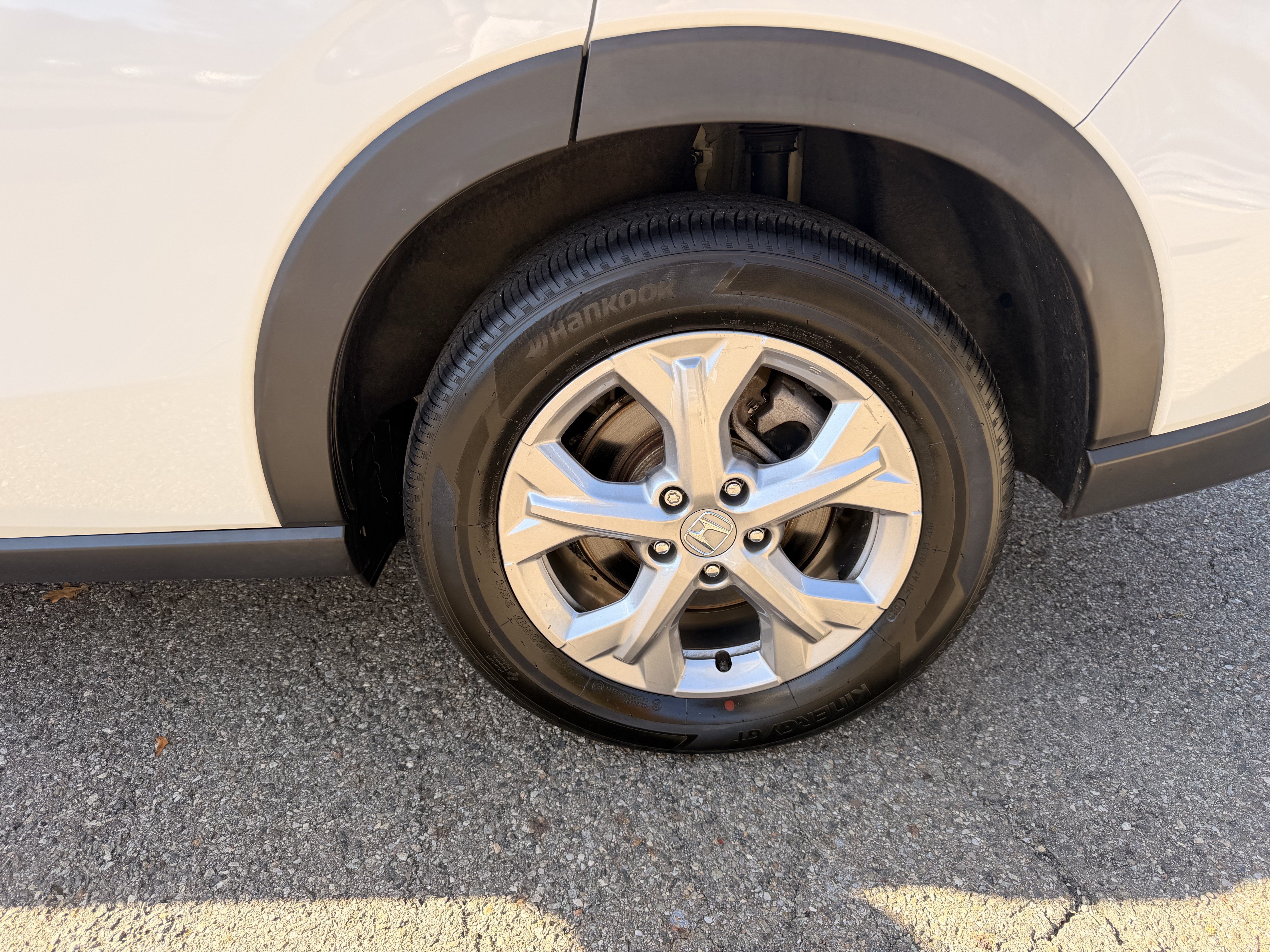 Used 2025 Honda HR-V LX image 8