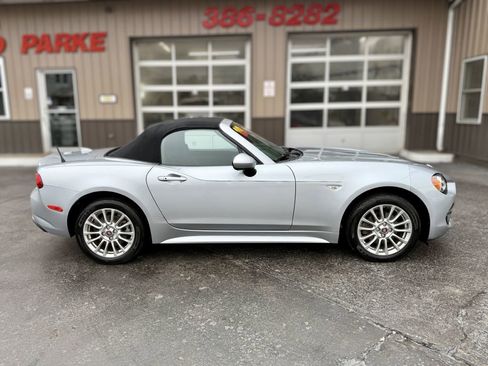 Used 2019 FIAT 124 Spider Classica w/ Technology Group image 18
