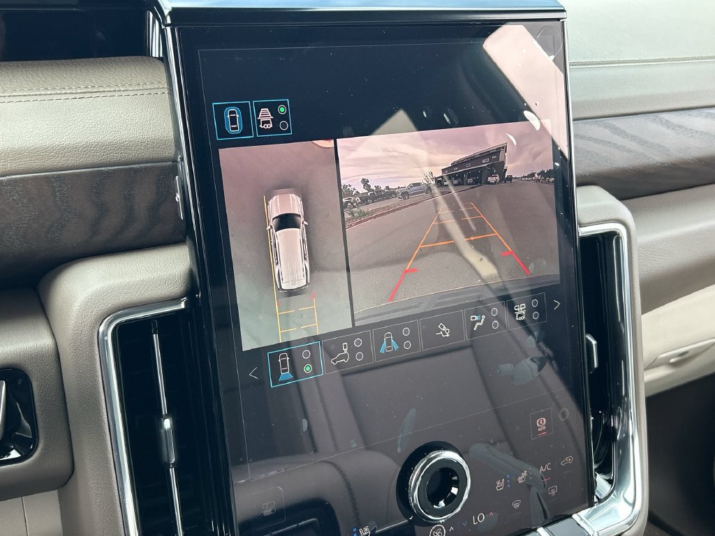 New 2026 GMC Yukon Denali w/ Denali Reserve Package AWD/4WD image 15