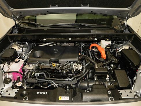 Used 2025 Toyota RAV4 LE image 17