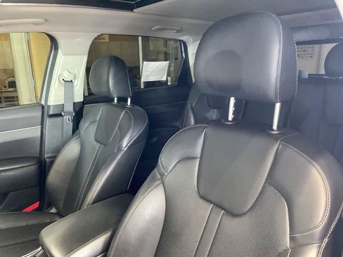 Used 2022 Kia Sorento S w/ Panoramic Sunroof Package AWD/4WD image 17