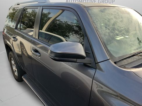 Used 2017 Toyota 4Runner SR5 RWD image 10