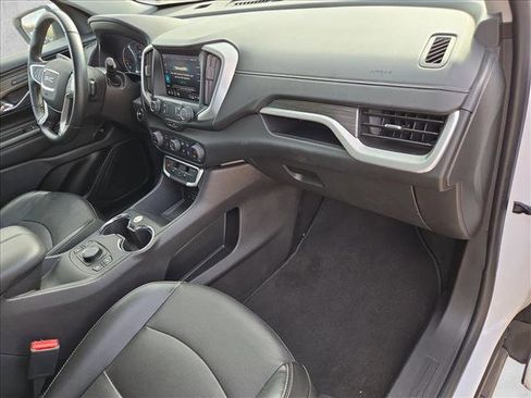 Used 2024 GMC Terrain SLT image 21