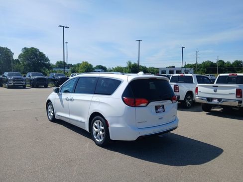 Used 2020 Chrysler Pacifica Limited FWD image 6