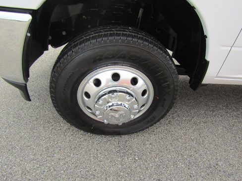 Used 2025 RAM 3500 Tradesman w/ Chrome Appearance Group image 9