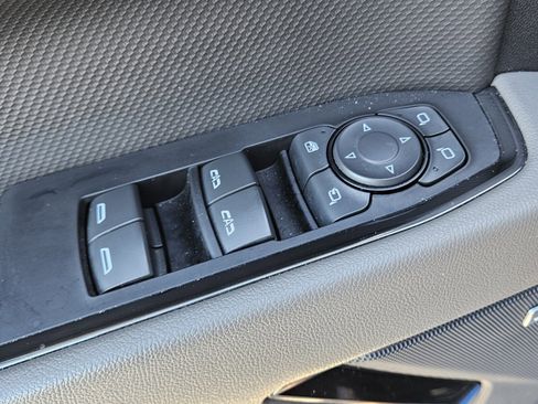 Used 2023 Chevrolet Silverado 1500 ZR2 w/ Technology Package image 41