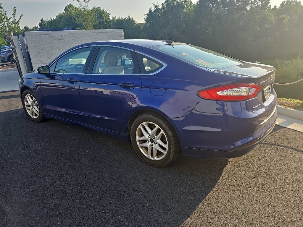 Used 2013 Ford Fusion SE FWD image 5