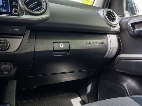 Used 2022 Toyota Tacoma TRD Sport image 26