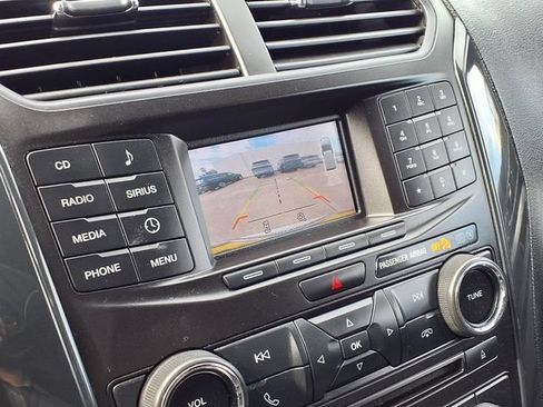 Used 2017 Ford Explorer XLT AWD/4WD image 10