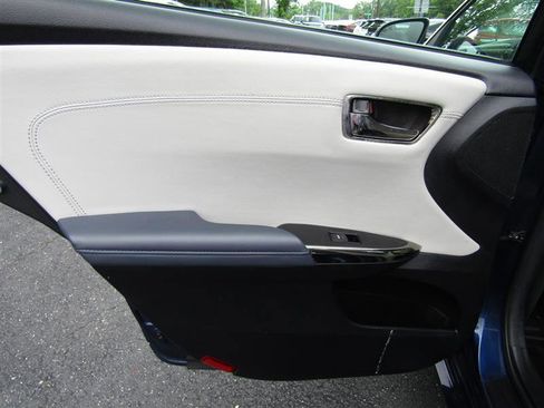 Used 2013 Toyota Avalon XLE image 21