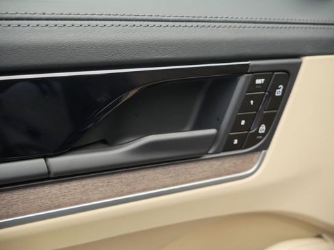 New 2026 Porsche Cayenne Coupe AWD/4WD image 18