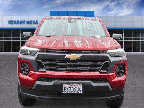 Used 2025 Chevrolet Colorado LT w/ LT Convenience Package image 3