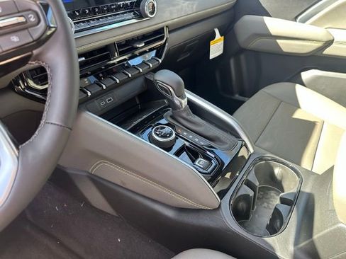 New 2026 Chevrolet Colorado ZR2 w/ Technology Package image 11