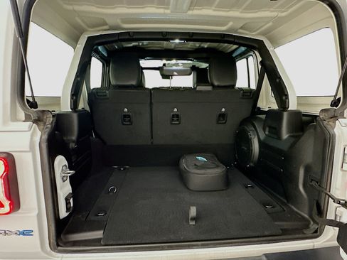 Used 2021 Jeep Wrangler Sahara image 30