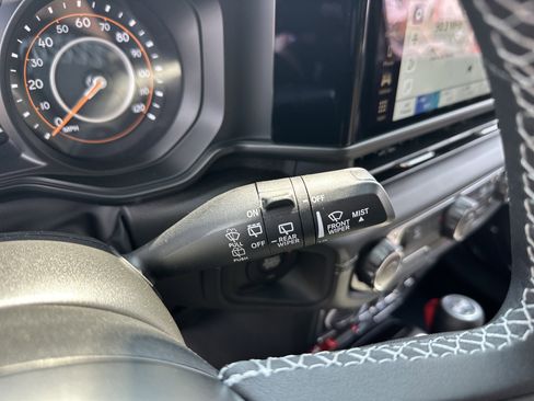 New 2025 Jeep Wrangler Unlimited Rubicon image 19