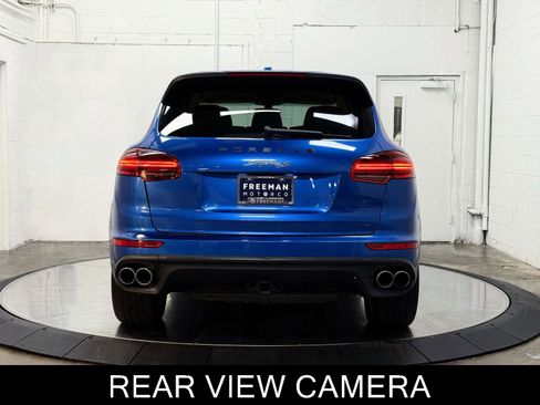 Used 2017 Porsche Cayenne S image 7