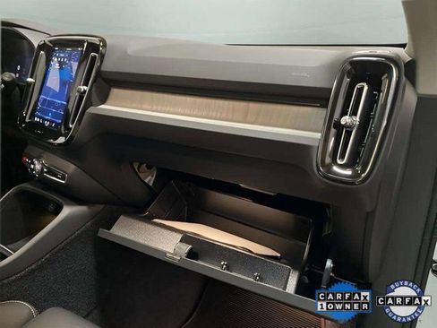 Used 2025 Volvo XC40 B5 Plus image 86