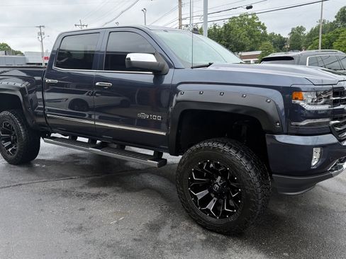 Used 2018 Chevrolet Silverado 1500 LTZ Z71 w/ Centennial Edition AWD/4WD image 9
