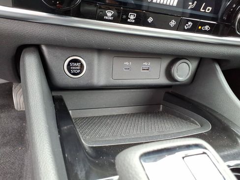 Used 2023 Nissan Rogue SV AWD/4WD image 22