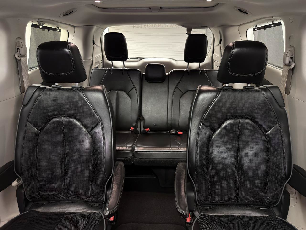 Used 2019 Chrysler Pacifica Limited FWD image 32