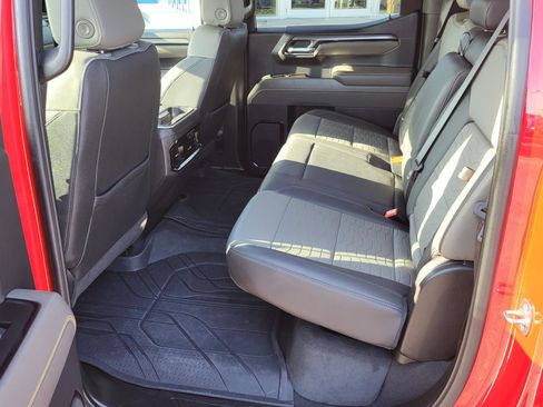 Used 2024 Chevrolet Silverado 1500 ZR2 w/ Technology Package image 12