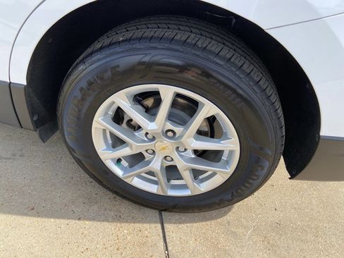 Used 2022 Chevrolet Equinox LT image 30