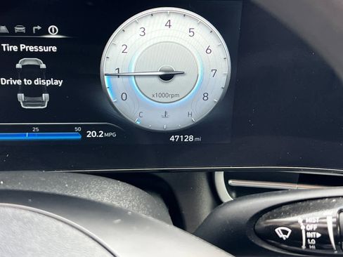 Certified 2024 Hyundai Elantra SEL image 25