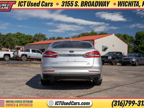 Used 2019 Ford Fusion SE FWD image 4