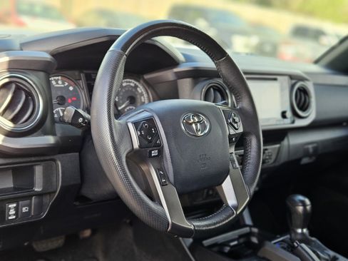 Used 2019 Toyota Tacoma TRD Off-Road image 20