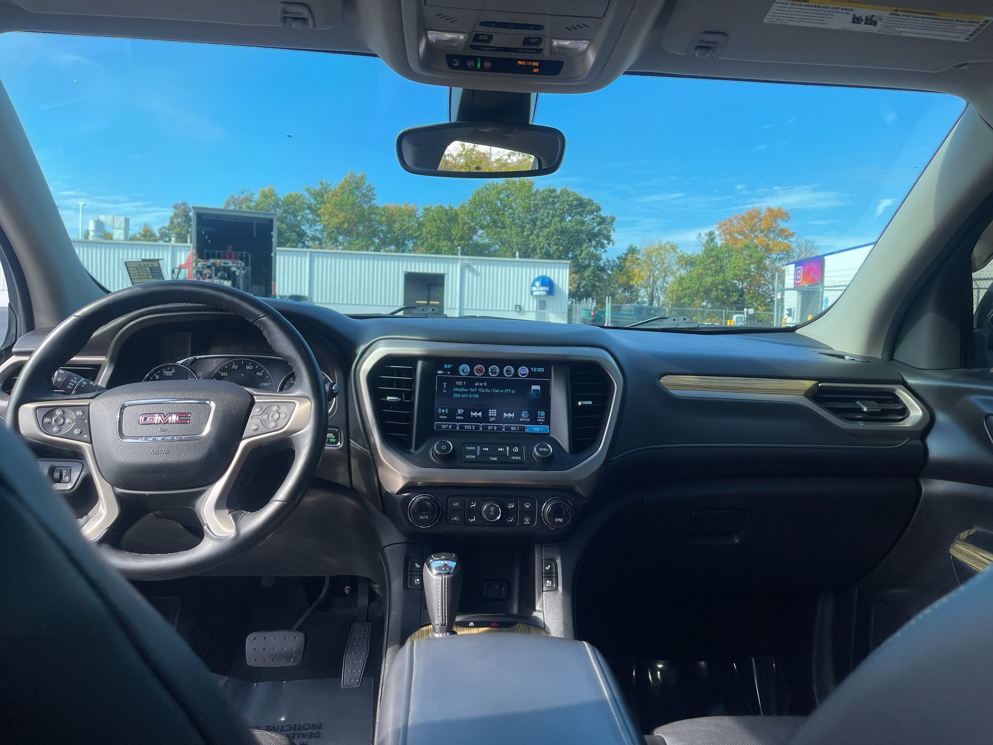 Used 2018 GMC Acadia Denali w/ Technology Package AWD/4WD image 19