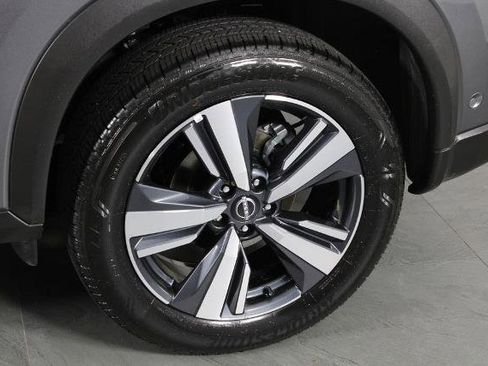 Certified 2026 Nissan Rogue SL FWD image 13