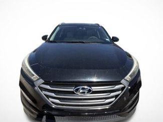 Used 2017 Hyundai Tucson SE video 1