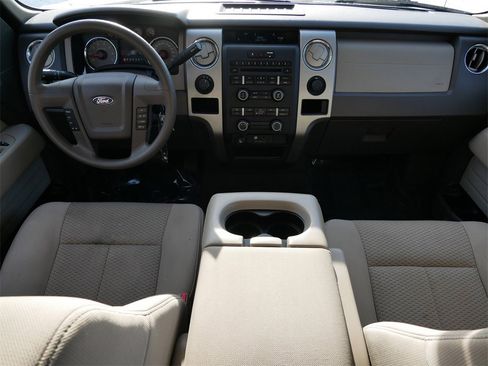 Used 2010 Ford F150 XLT image 12