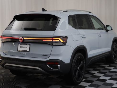 Used 2025 Volkswagen Taos SEL w/ Black Wheel Plus Package image 17