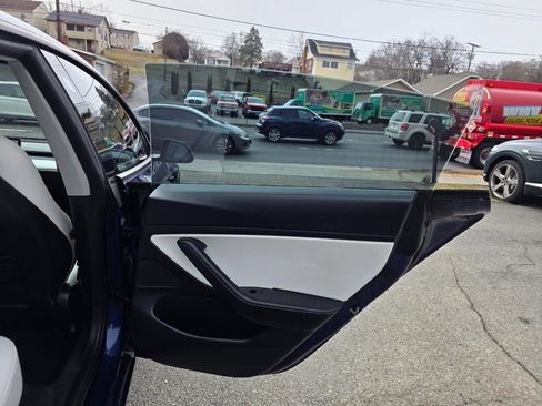 Used 2021 Tesla Model 3 Long Range image 18