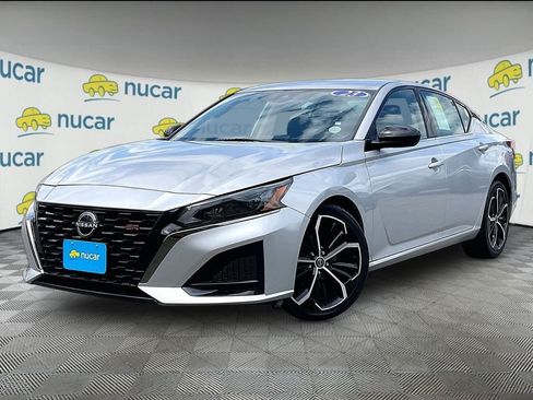 Used 2023 Nissan Altima 2.5 SR FWD image 3