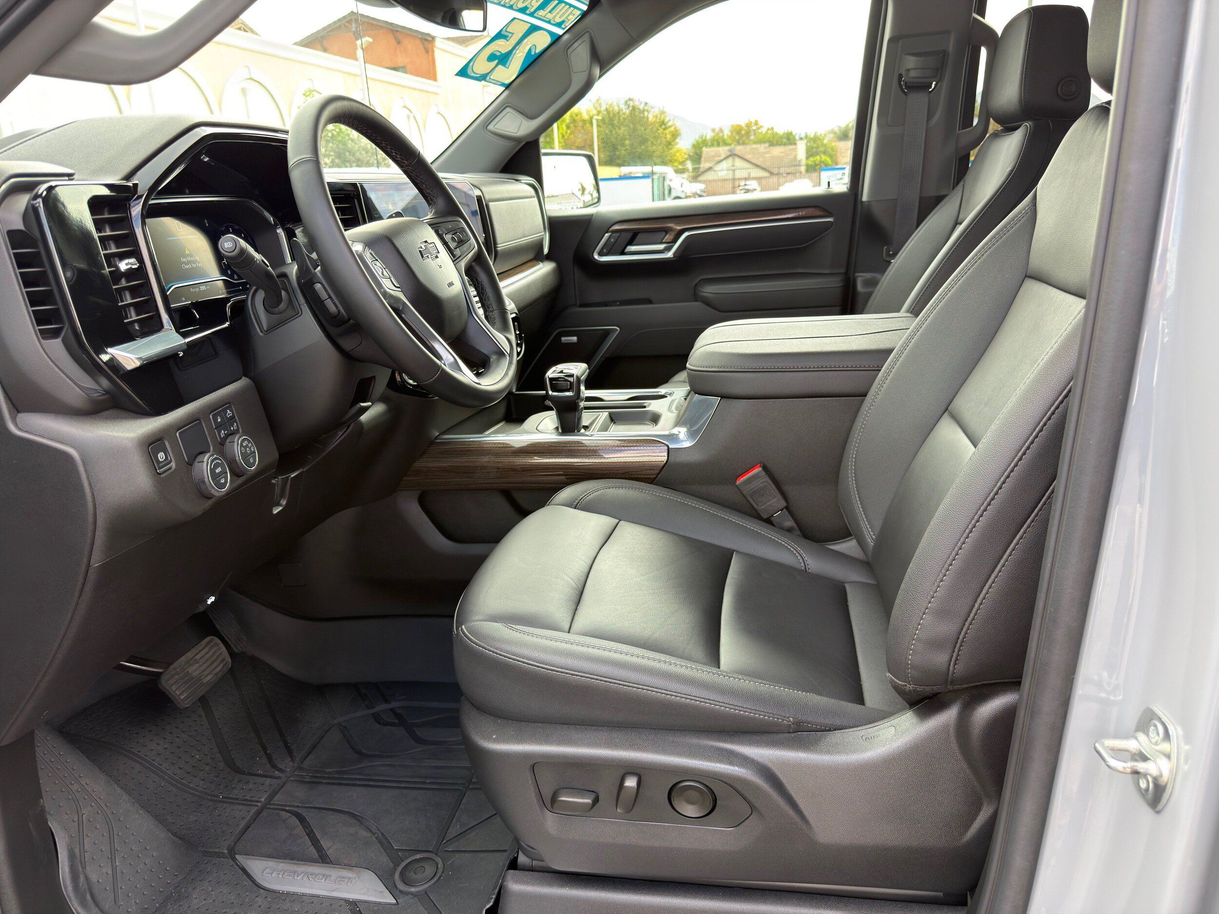 Used 2025 Chevrolet Silverado 1500 RST w/ Convenience Package II RWD image 28