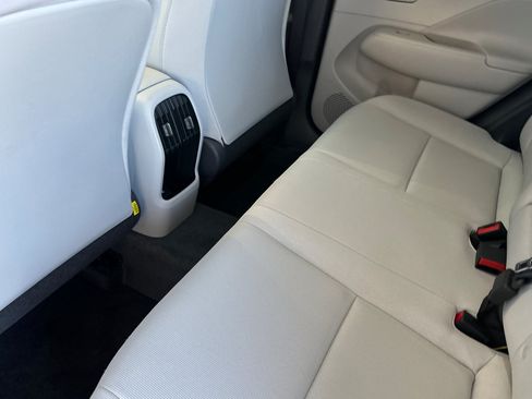 Certified 2025 Hyundai Kona SEL AWD/4WD image 12