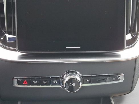 New 2026 Volvo XC90 B6 Ultra image 9